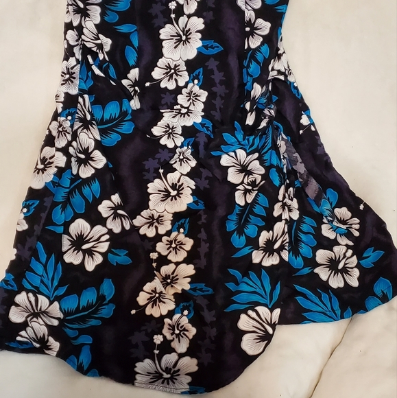 Hibiscus Collection Hawaii Summer Dress blue with white flowers medium-sized - Picture 2 of 5